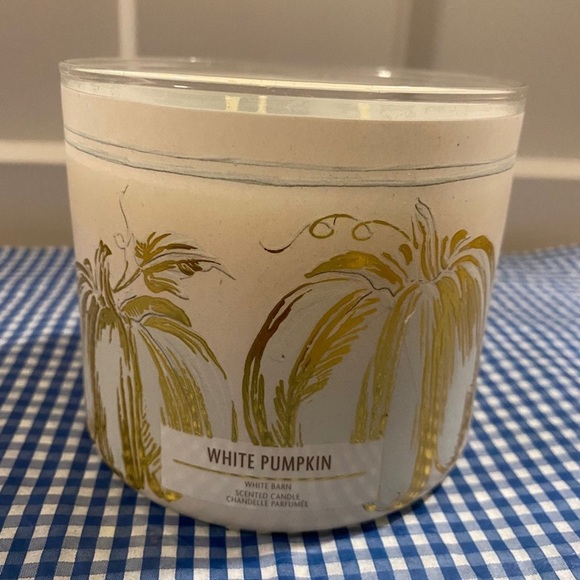 Bath & Body Work’s candle - Picture 1 of 3